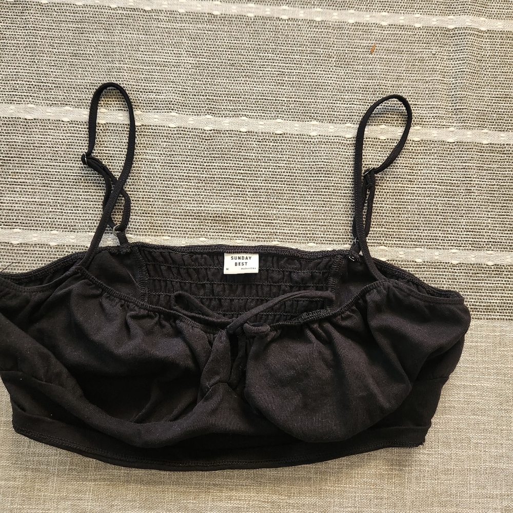 ARITZIA-SUNDAY BEST RUFFLE TOP MEDIUM - Picture 2 of 2